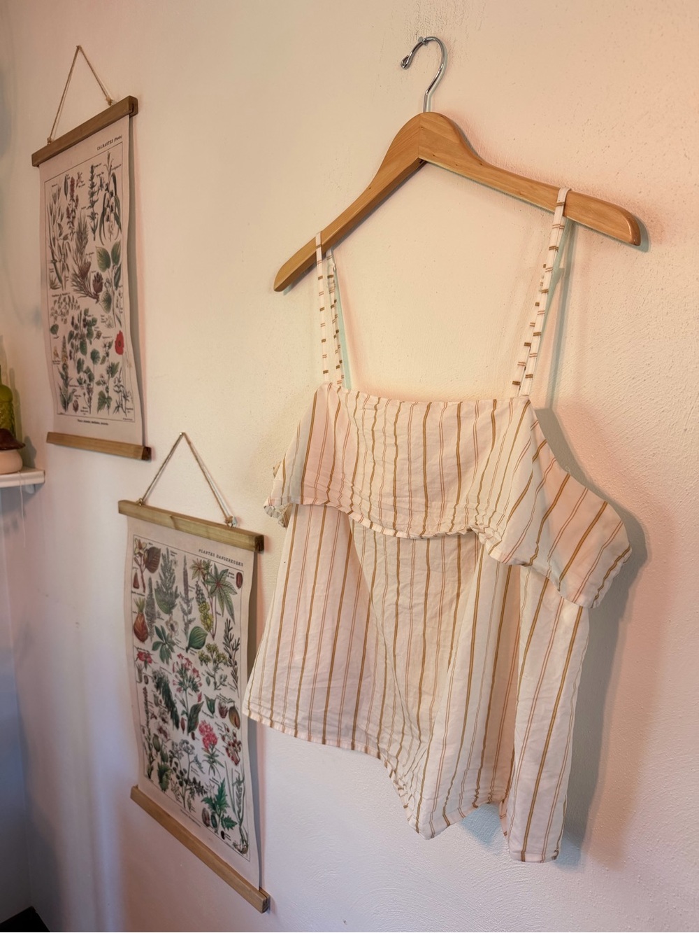 H&M - XLarge - Cream and Tan Striped Tank Top